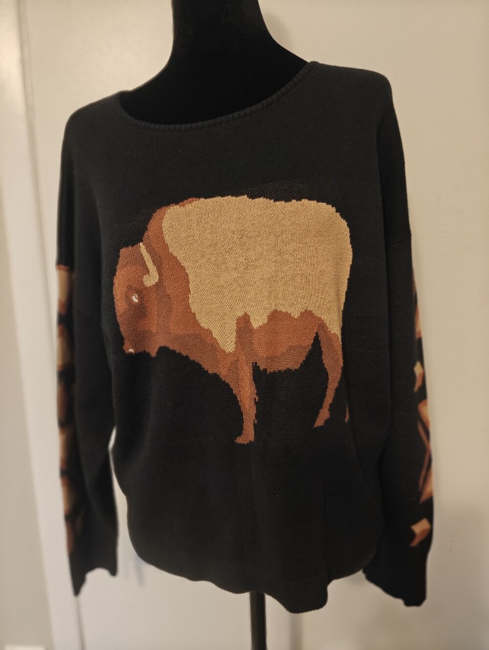 Cotton & Rye Women's Buffalo Crew Sweater black M Bison Cotton South Western